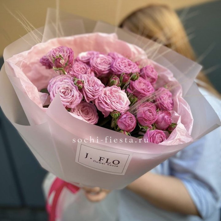 Пионовидные розы Мадам Бомбастик Pink в Сиде