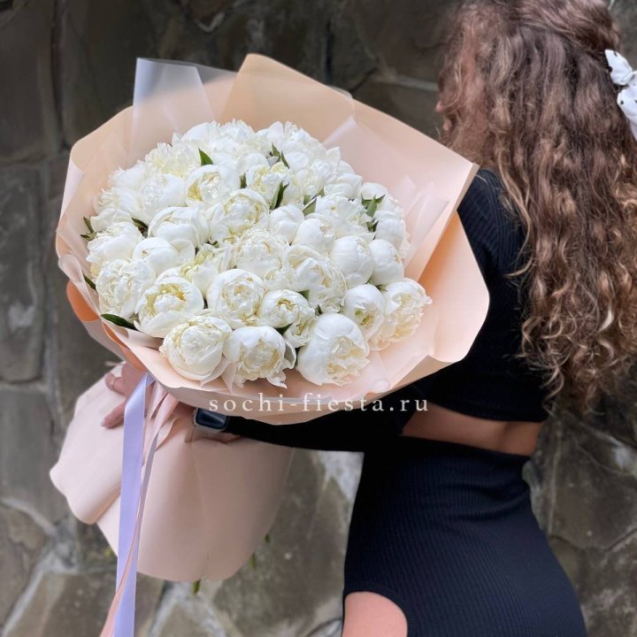 35 белых пион в Сиде