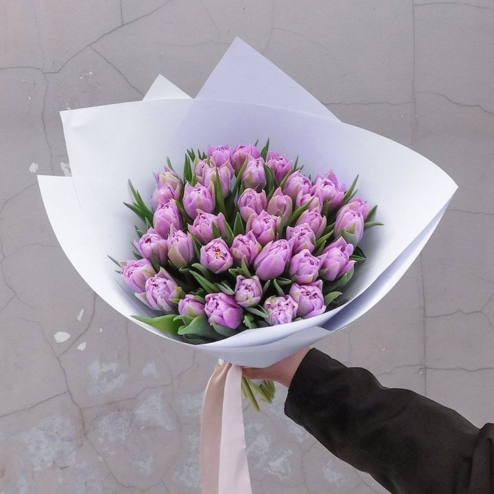 35 сиреневых тюльпанов в Сиде